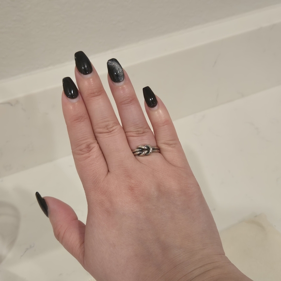 James Avery Eternal Knot RETIRED Sterling Silver Ring - 7.75 - Picture 3 of 9